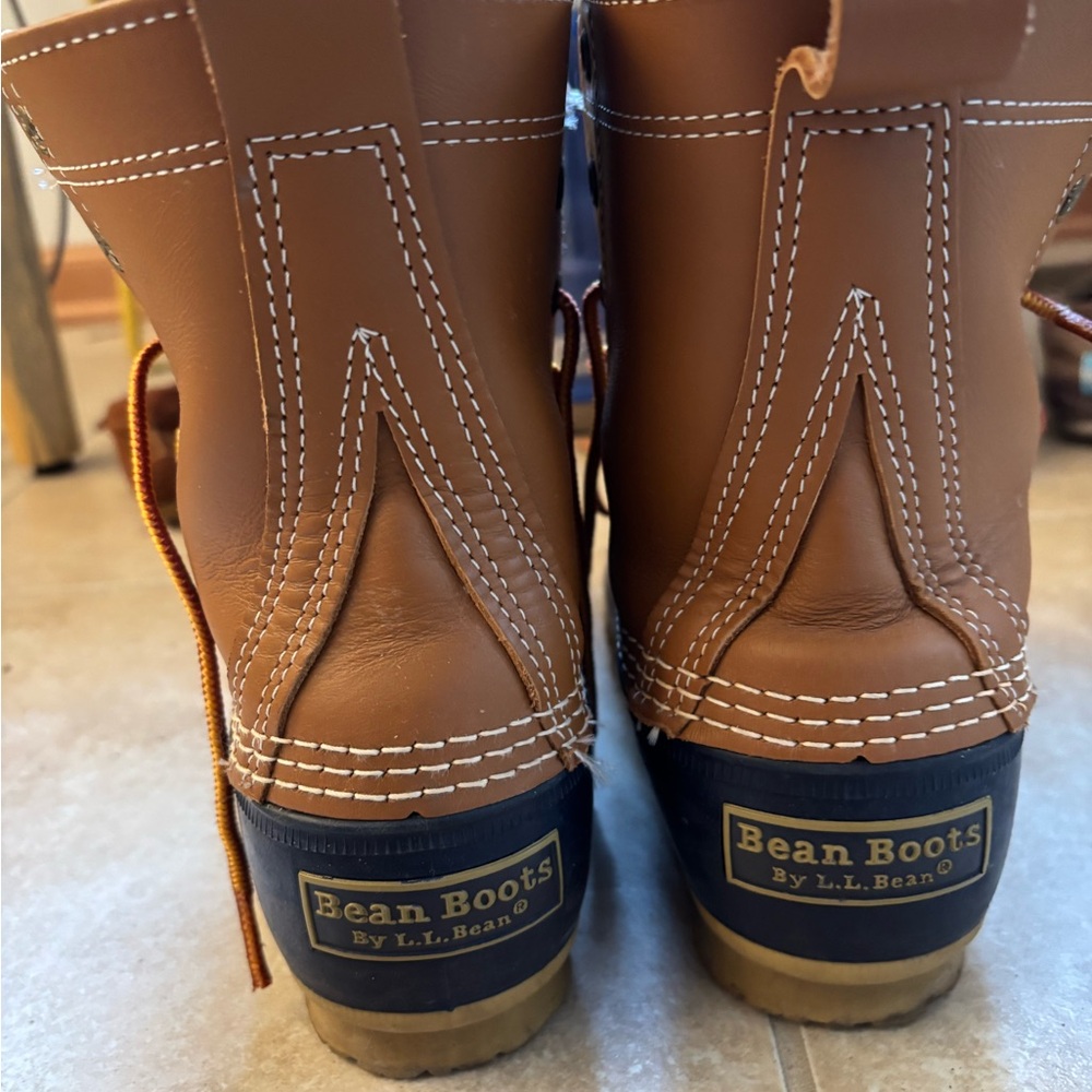 Bean Boots Women's
Color/Style: Tan/Navy - Picture 2 of 4
